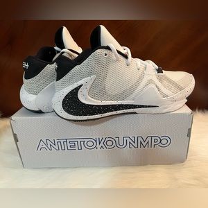 NIB Nike Antetokounmpo Zoom Freak 1